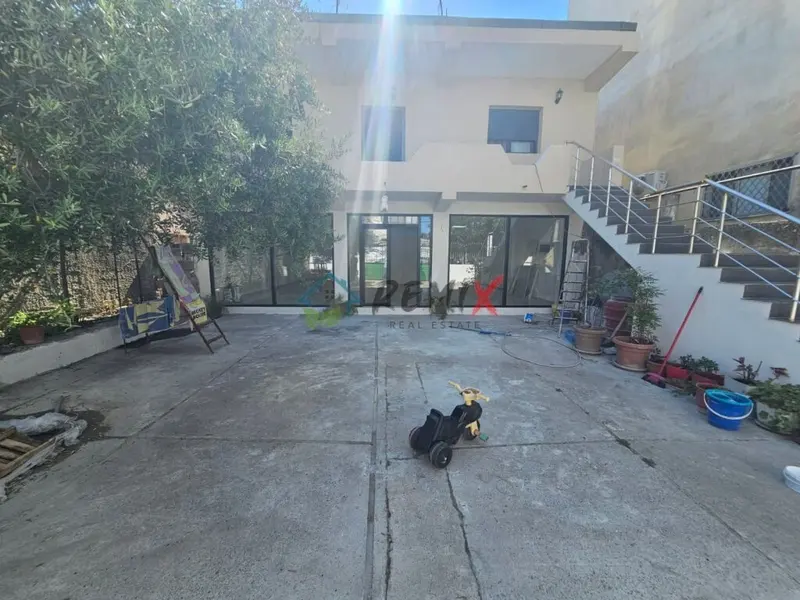 Locale commerciale in affitto a Kryqi i Kuq, Durazzo, 220 m²