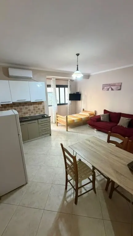 Apartament 1+1 me qera në Stacioni i Parë, Durrës, 75 m²