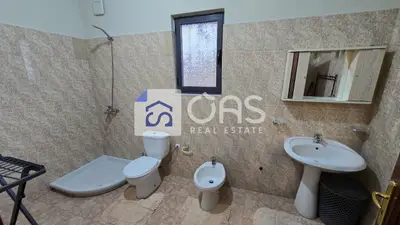 Casa indipendente 1+1 in affitto a Jordan Misja, Tirana, 60 m². Foto 5 di 9