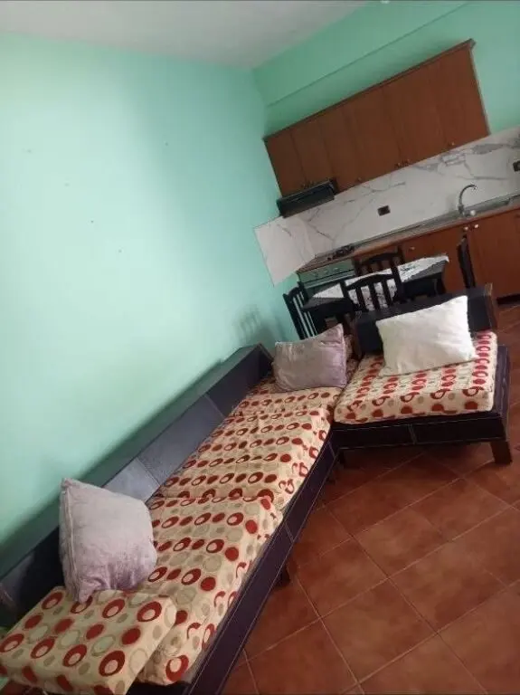 Apartament 1+1 me qera në Rruga Teodor Keko, Tiranë, 70 m²