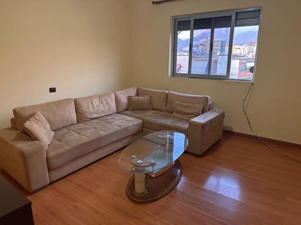 Appartamento 1+1 in affitto a Rruga e Dibrës, Tirana, 62 m². Foto 1 di 3