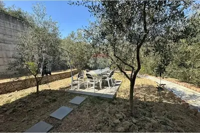 Villa for rent in Berzhite, Tirana, 156 m². Photo 2 of 3