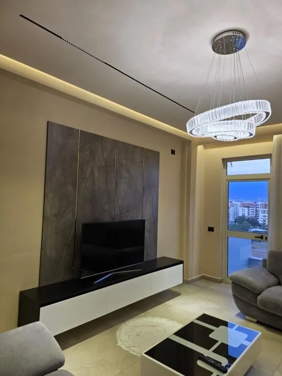 Appartamento 1+1 in affitto a Yzberisht, Tirana, 70 m². Foto 1 di 8