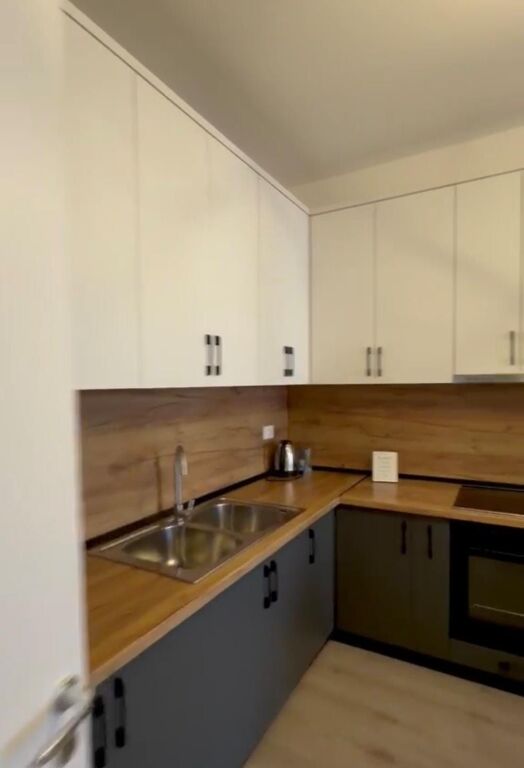 Appartamento 1+1 in affitto a Pazari i Ri, Tirana, 70 m². Foto 2 di 3
