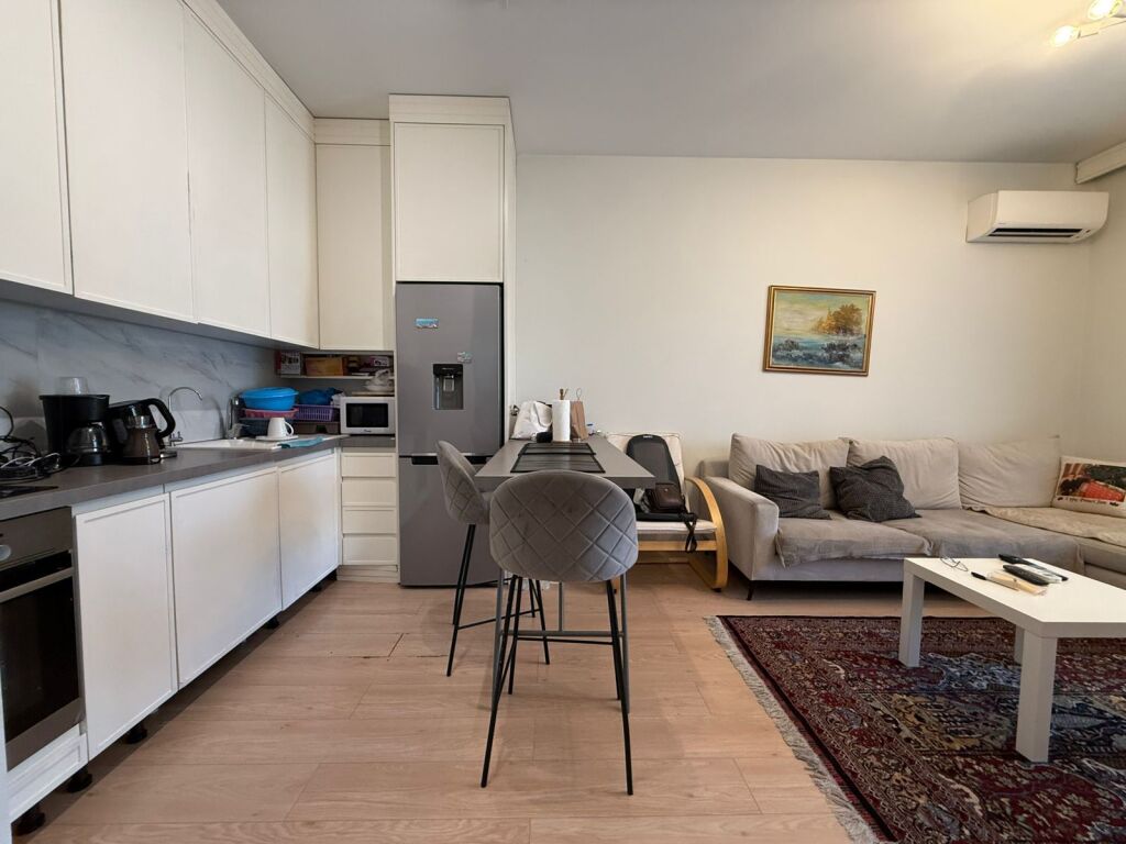 Apartament 1+1 me qera në Kinostudio, Tiranë, 70 m². Foto 2 nga 3
