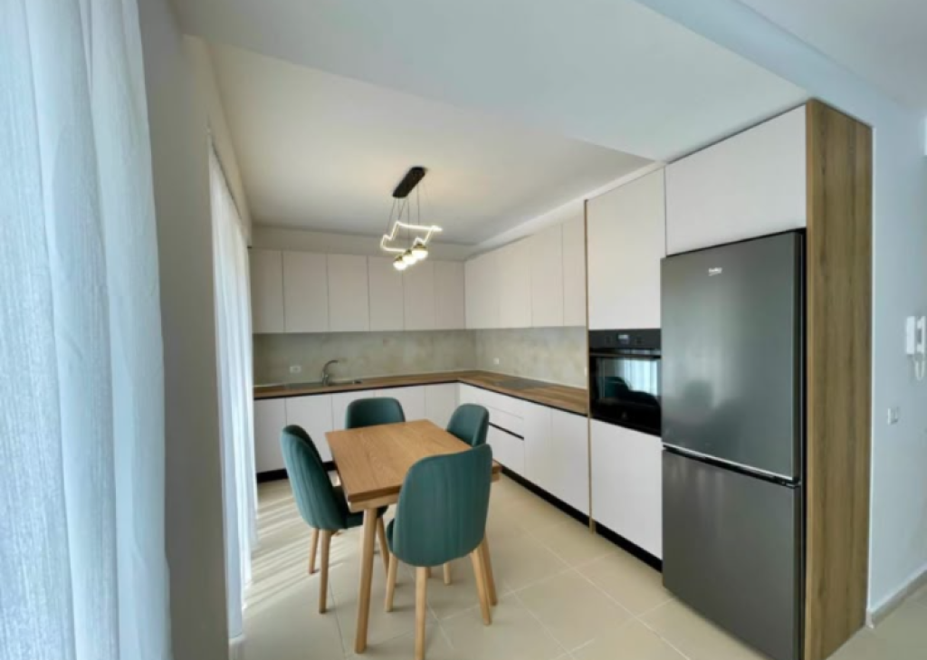 Apartament 2+1 me qera në Kodra e Diellit, Tiranë, 150 m². Foto 2 nga 3
