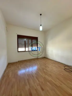Appartamento 3+1 in affitto a Qendra Tregtare Blue Star, Durazzo, 100 m². Foto 4 di 7