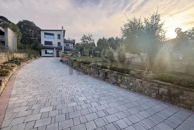 Vilë 4+1 me qera në Peze, Tiranë, 407 m². Foto 3 nga 6
