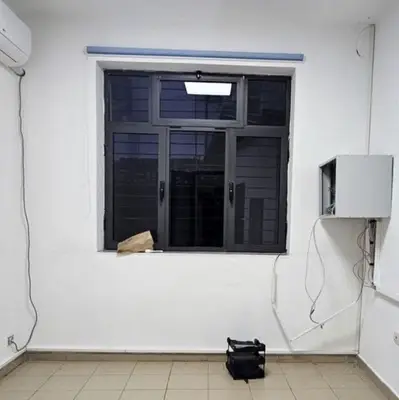 Locale commerciale in affitto a Sheshi Avni Rustemi, Tirana, 120 m². Foto 2 di 2