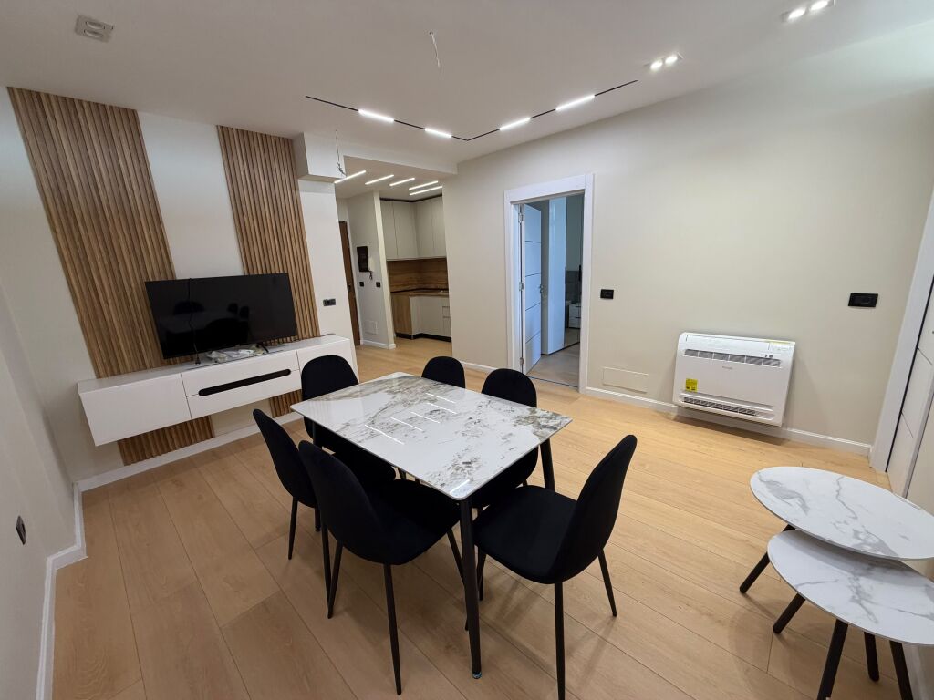 Apartament 2+1 me qera në Kompleksi Delijorgji, Tiranë, 100 m²