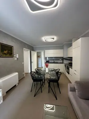 Apartment 2+1 for rent in Ambasador 3, Tirana, 97 m². Photo 2 of 9