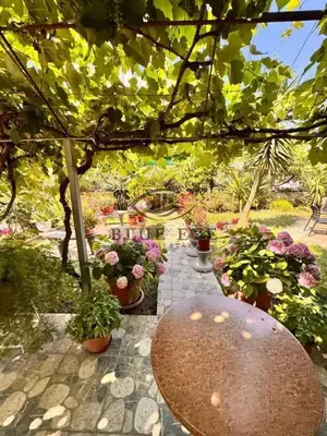 Appartamento 2+1 in affitto a Plazhi Rrota e Kuqe, Durazzo, 90 m². Foto 3 di 4