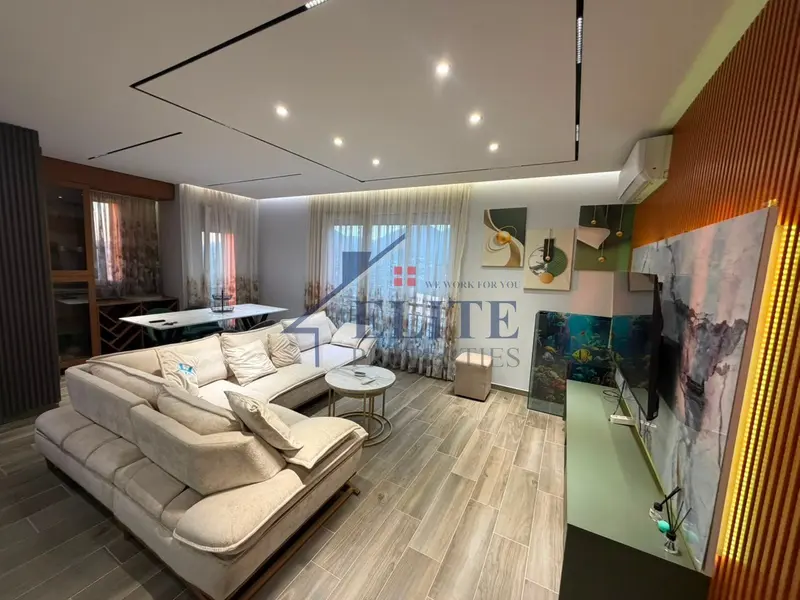 Penthouse me qera në Rruga e Dibrës, Tiranë, 120 m²