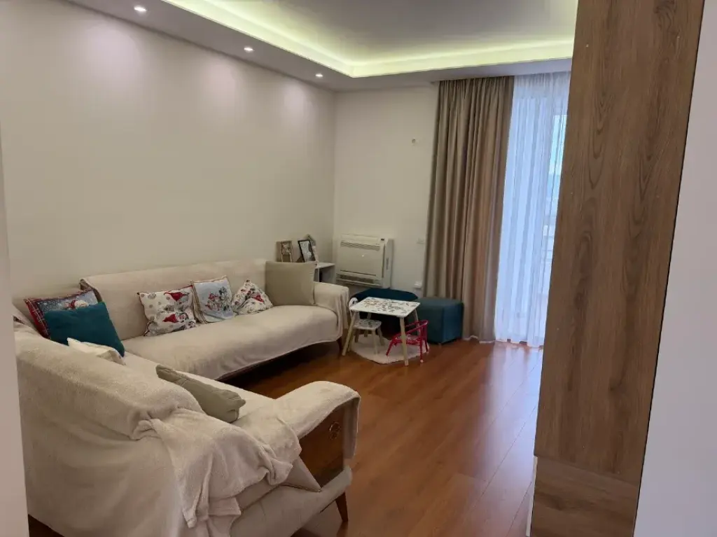 Apartment 2+1 for rent in Liqeni i Thatë, Tirana, 65 m². Photo 2 of 3