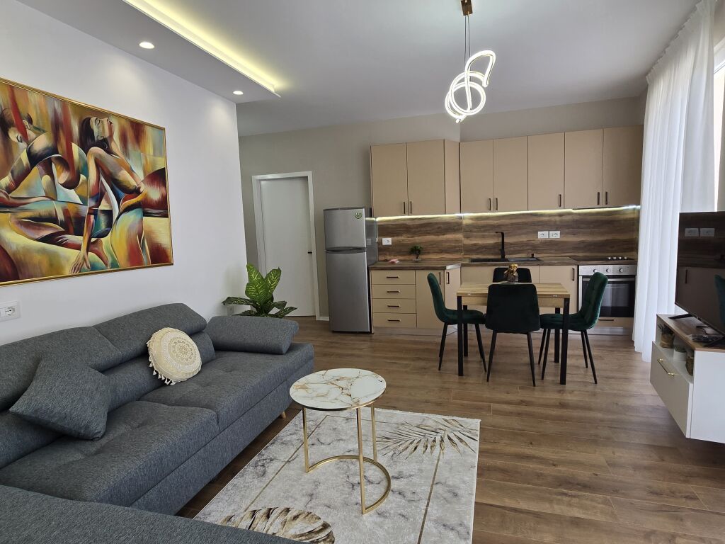 Apartament 2+1 me qera në Rruga e Barrikadave, Tiranë, 104 m². Foto 2 nga 3