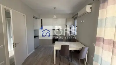 Apartament 2+1 me qera në Liqeni i Thatë, Tiranë, 80 m². Foto 2 nga 8