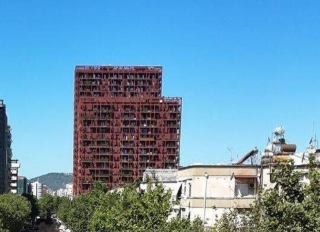 Ambient biznesi me qera në Rruga e Kavajës, Tiranë, 545 m². Foto 2 nga 3