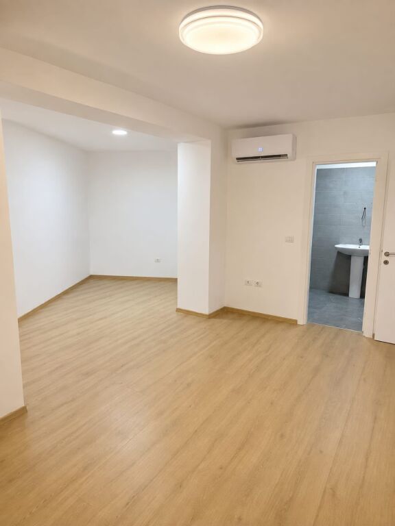 Appartamento 3+1 in affitto ad Ish Fusha e Aviacionit, Tirana, 100 m². Foto 2 di 3