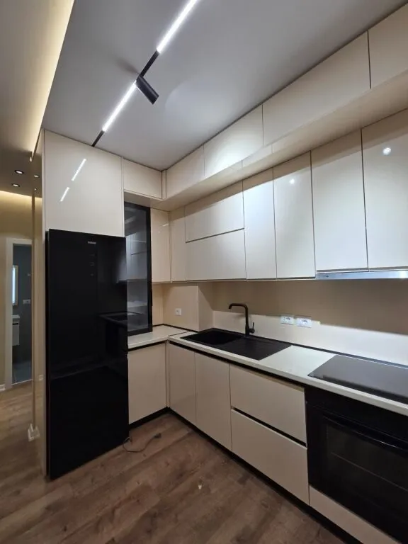 Apartment 1+1 for rent in Rruga Isuf Beshiri, Tirana, 70 m². Photo 1 of 9
