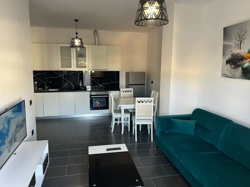 Appartamento 1+1 in affitto a Rruga Kalabria, Durazzo, 70 m²