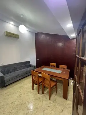 Shtëpi private 1+1 me qera në Ardeno Mobilime, Tiranë, 60 m². Foto 1 nga 5