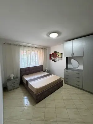 Apartament 2+1 me qera në Vasil Shanto, Tiranë, 100 m². Foto 1 nga 8