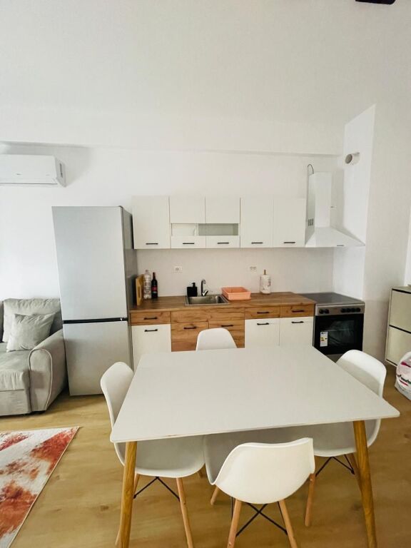 Apartament 1+1 me qera në Ali Demi, Tiranë, 50 m². Foto 3 nga 3