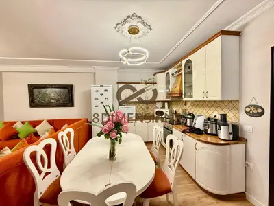 Apartament 2+2 me qera në Komuna e Parisit, Tiranë, 105 m². Foto 2 nga 12
