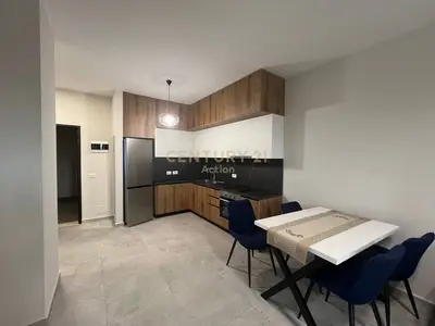 Apartament 1+1 me qera në Yzberisht, Tiranë, 72 m². Foto 1 nga 8