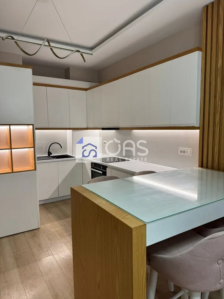 Apartament 2+1 me qera në Casa Italia, Tiranë, 98 m². Foto 1 nga 12