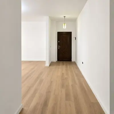 Locale commerciale in affitto a Rruga e Elbasanit, Tirana, 113 m². Foto 5 di 7