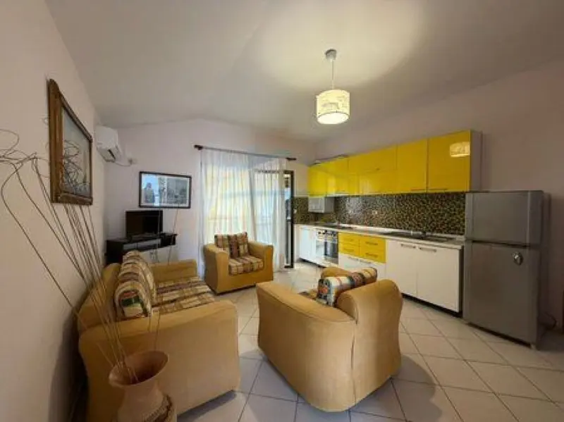 Casa indipendente 2+1 in affitto a Rruga Ramazan Njala, Durazzo, 80 m²