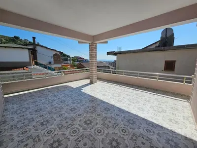 Shtëpi private me qera në Çezma e Ferrës, Durrës, 200 m². Foto 3 nga 12