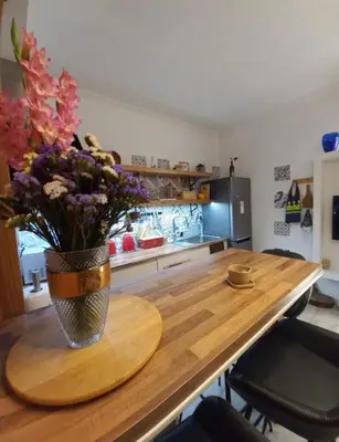 Apartament 1+1 me qera në Blloku, Tiranë, 75 m². Foto 3 nga 6