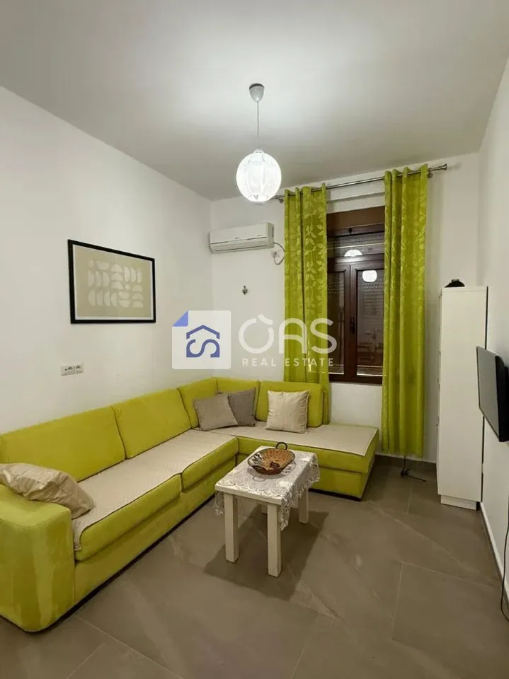 Apartament 1+1 me qera në Blloku, Tiranë, 40 m². Foto 1 nga 5