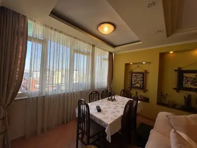 Apartament 2+1 me qera në Rruga Fortuzi, Tiranë, 120 m². Foto 2 nga 8