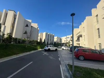 Apartment 2+1 for rent in Liqeni i Thatë, Tirana, 120 m². Photo 1 of 3