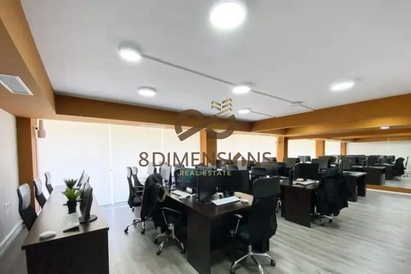 Locale commerciale in affitto ad Ish Blloku, Tirana, 200 m²