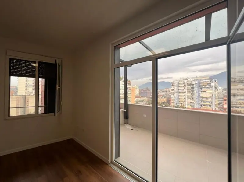 Zyrë me qera në Rruga Jeronim de Rada, Tiranë, 135 m²