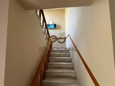 Vilë me qera në Kombinat, Tiranë, 230 m². Foto 5 nga 11