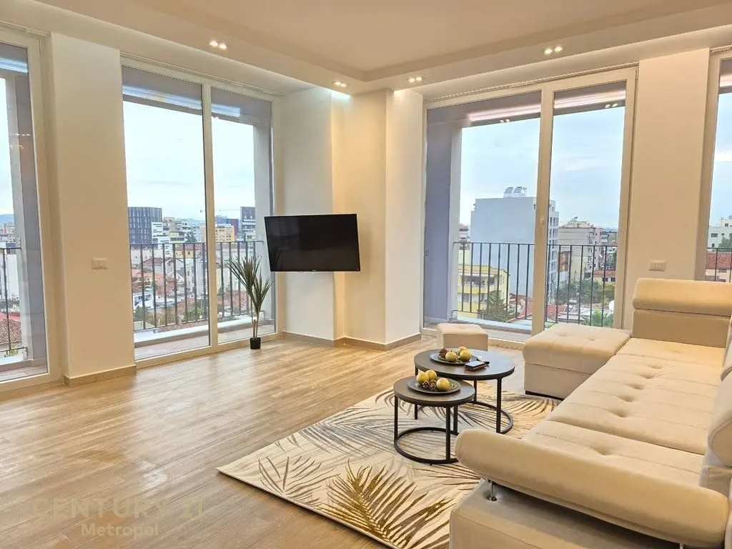 Apartament 2+1 me qera në Rruga Riza Cerova, Tiranë, 125 m². Foto 1 nga 10