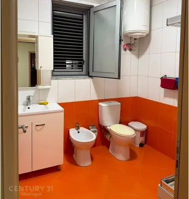 Apartament me qera në 21 Dhjetori, Tiranë, 170 m². Foto 5 nga 10