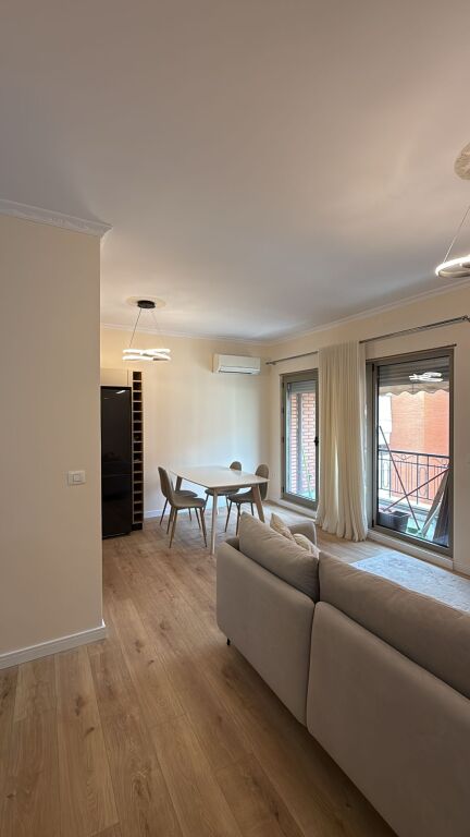 Apartament 2+1 me qera në Kompleksi Delijorgji, Tiranë, 90 m²