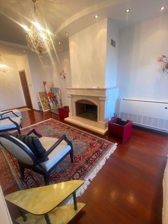 Apartment 4+1 for rent in Blloku, Tirana, 370 m². Photo 2 of 3