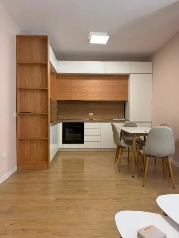 Apartament 2+1 me qera në Yzberisht, Tiranë, 90 m²