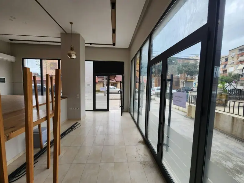 Commercial space for rent in Rruga Haxhi Hysen Dalliu, Tirana, 54 m²