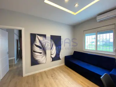 Apartment 1+1 for rent in 21 Dhjetori, Tirana, 65 m². Photo 8 of 9