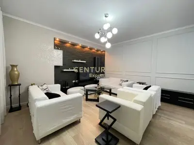 Apartament 2+1 me qera në Rruga e Kavajës, Tiranë, 135 m². Foto 2 nga 9