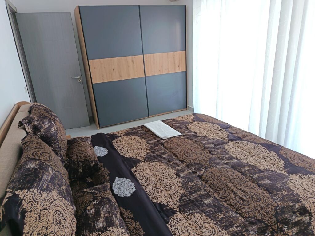 Apartament 3+1 me qera në Rruga 5 Maji, Tiranë, 110 m². Foto 3 nga 3