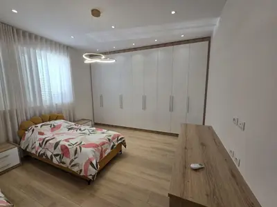 Casa indipendente in affitto a Harry Fultz, Tirana, 300 m². Foto 5 di 9